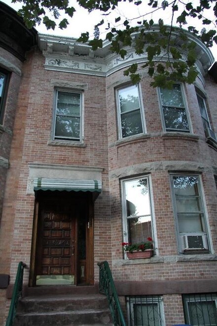 655 54th St, Brooklyn, NY 11220
