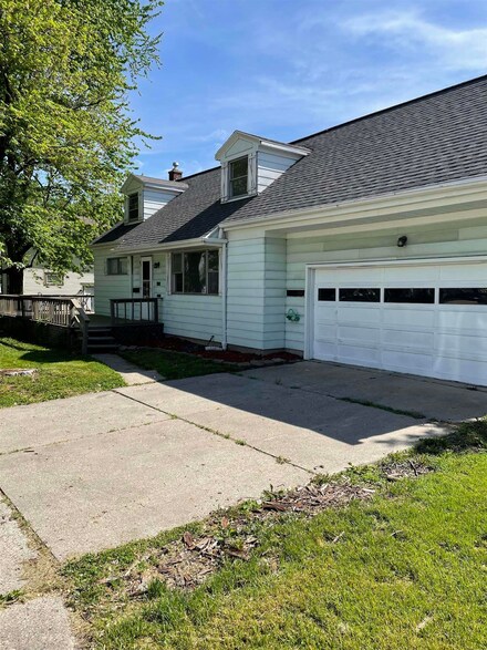 4225 Avondale Dr, Fort Wayne, IN 46806