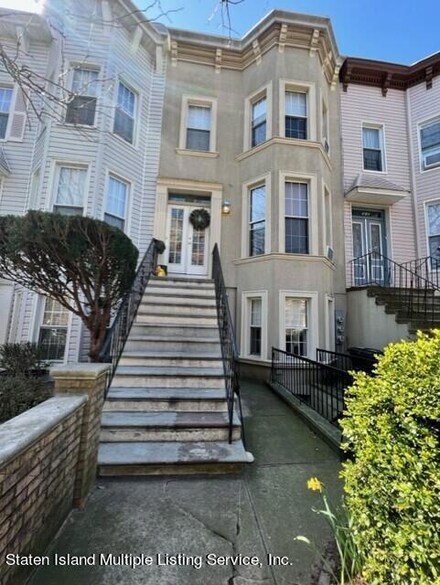 322 76th St, Brooklyn, NY 11209