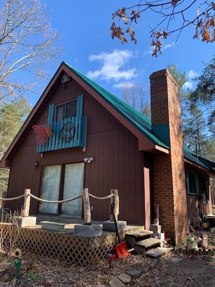 881 W 3 Mile Rd, Luther, MI 49656