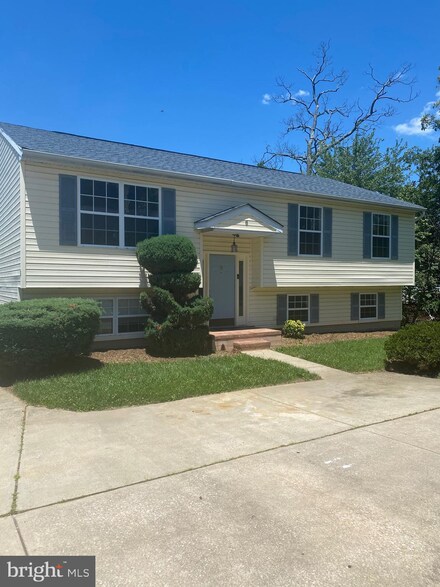 6 Rocky Ln, Pikesville, MD 21208