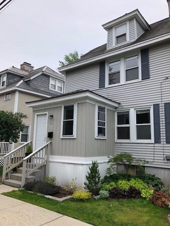 102 Everett St, Easthampton, MA 01027