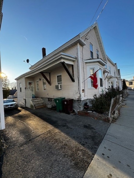 98 W 6th St, Lowell, MA 01850