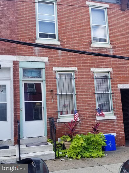 3916 Warren St, Philadelphia, PA 19104