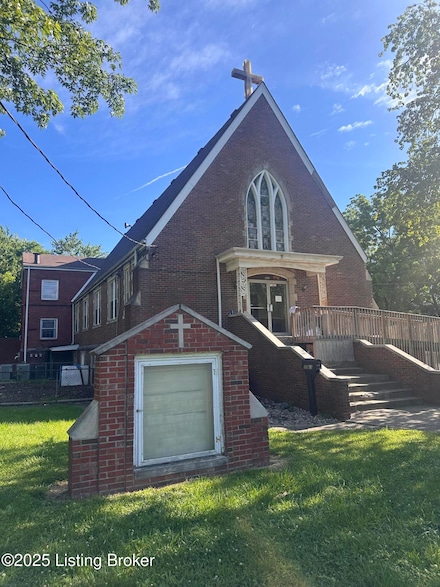 1563 Clara Ave, Louisville, KY 40215
