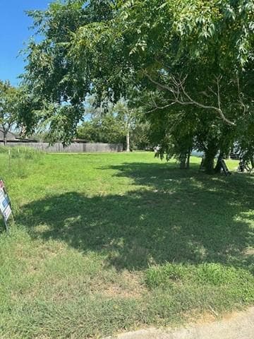 1505 School St, Gonzales, TX 78629