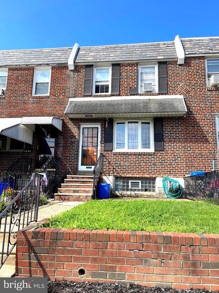 4540 Robbins Ave, Philadelphia, PA 19135