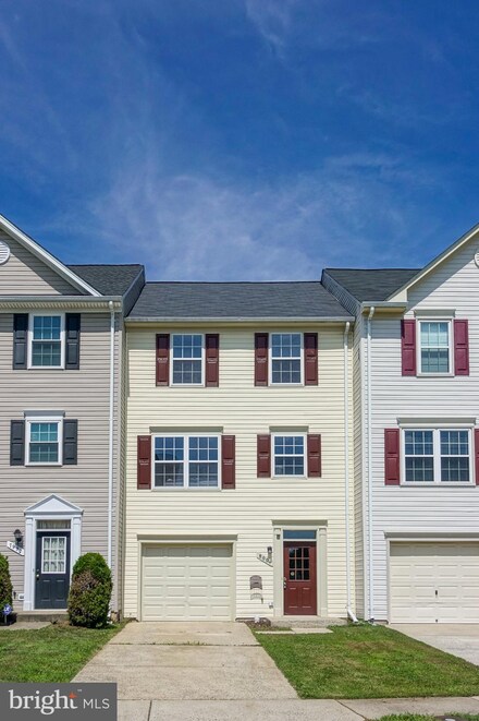 8001 Flager Cir, Manassas, VA 20109