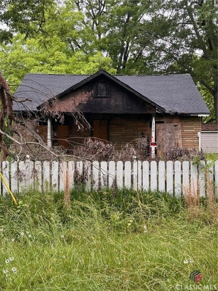 119 S Church St, Bogart, GA 30622