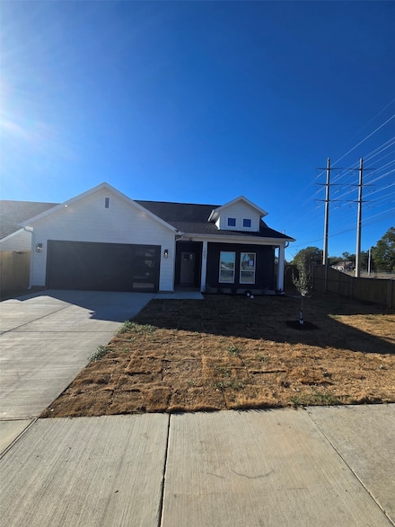 1402 Strickland St, Dallas, TX 75216