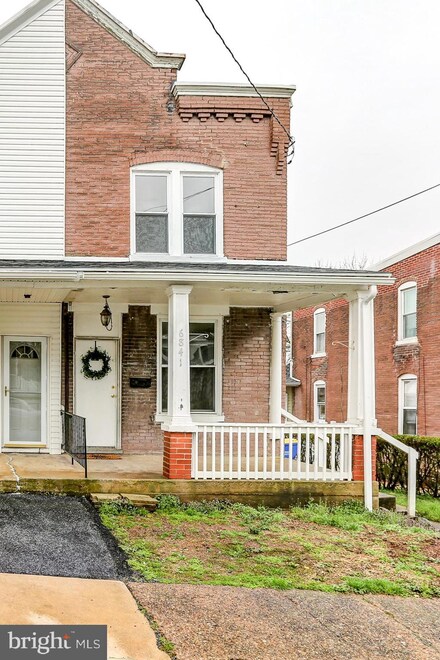 6841 Huntingdon St, Harrisburg, PA 17111