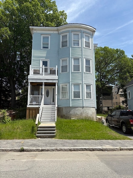 11 Clifton St, Worcester, MA 01610