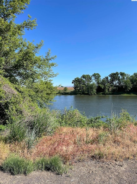 166903 W Byron Rd Unit Grant, Prosser, WA 99350