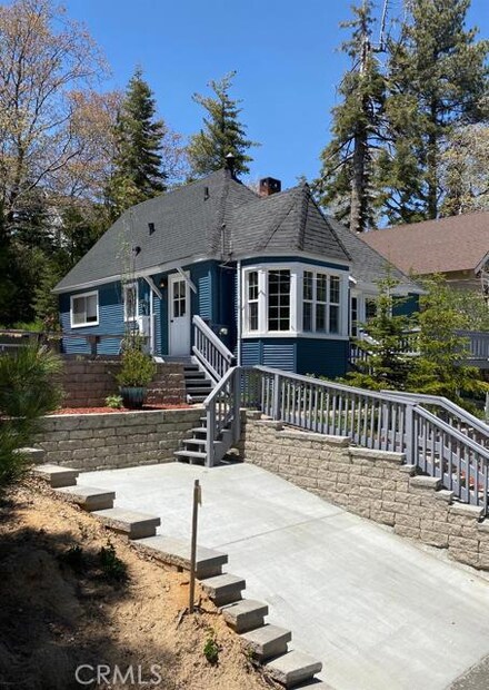 28823 Cedar Dr, Lake Arrowhead, CA 92352
