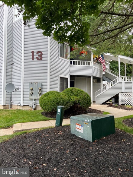 1306 Berwyck Ct, Sicklerville, NJ 08081
