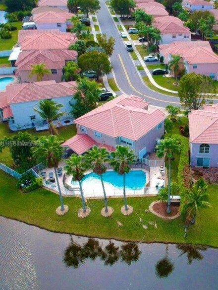 155 Granada Ave, Weston, FL 33326