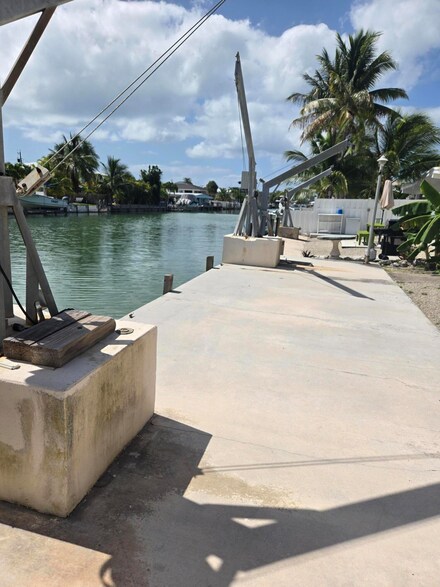 660 11th St, Marathon, FL 33050