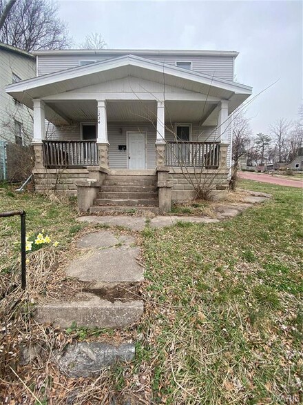 1224 E 4th St, Alton, IL 62002