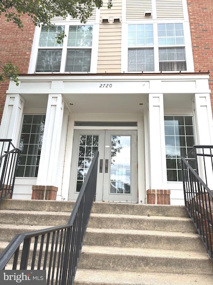 2720 Bellforest Ct Unit 201, Vienna, VA 22180