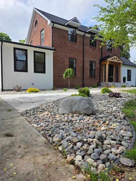 79 Davis Dr, Saginaw, MI 48602