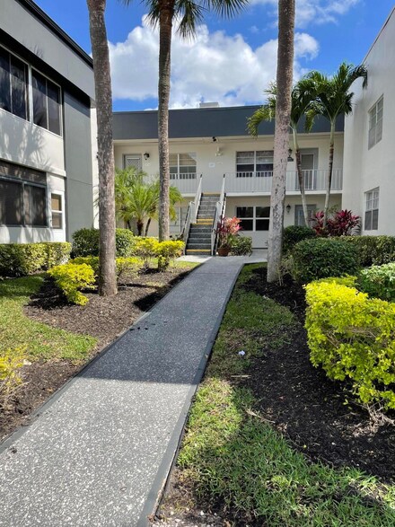 371 Burgundy H Unit 371, Delray Beach, FL 33484
