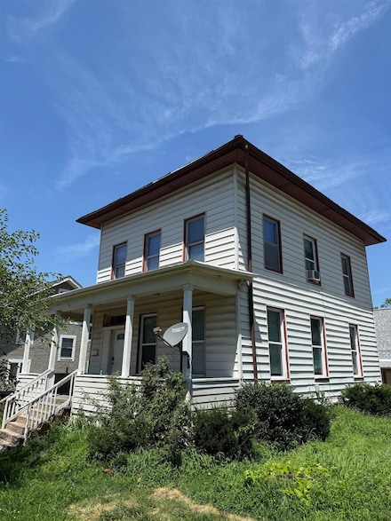 3304 Davenport St, Omaha, NE 68131