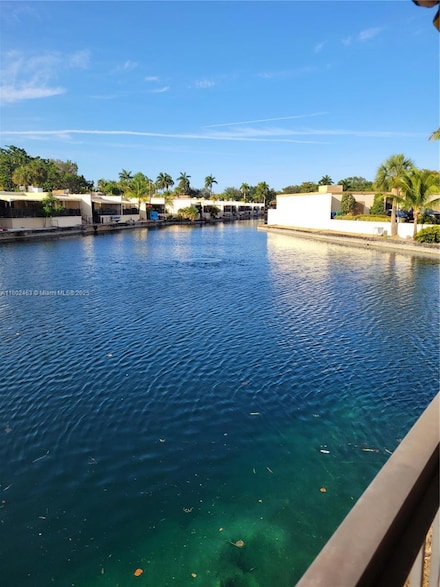 7003 Crown Gate Ct, Miami Lakes, FL 33014