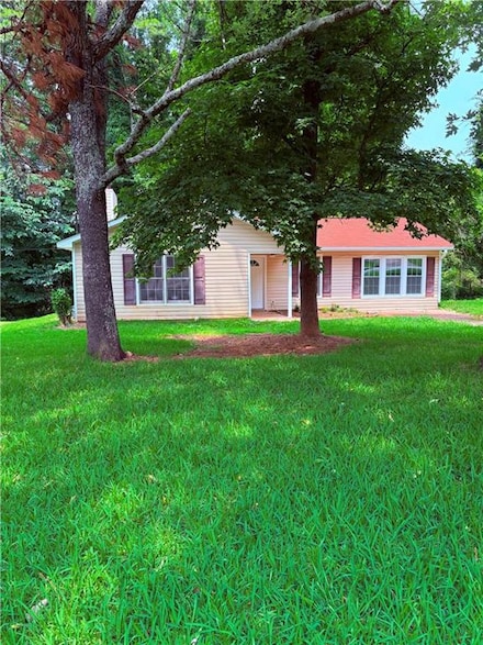 6103 Chaseland Dr, Rex, GA 30273
