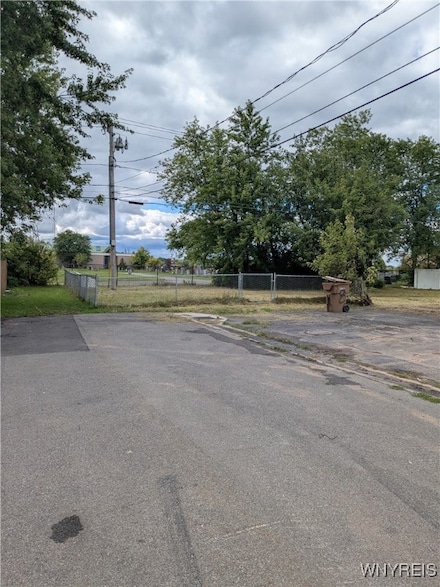 2 Drake Dr, Buffalo, NY 14225