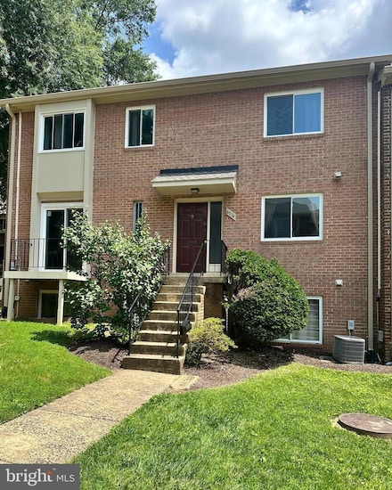 6774 Perry Penney Dr, Annandale, VA 22003