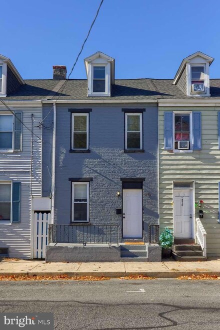 216 S 5th St, Columbia, PA 17512