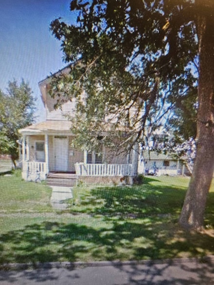 214 N 1st St, Monmouth, IL 61462