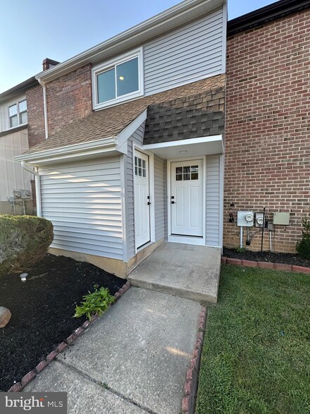 1403 Algate Ct, Bensalem, PA 19020
