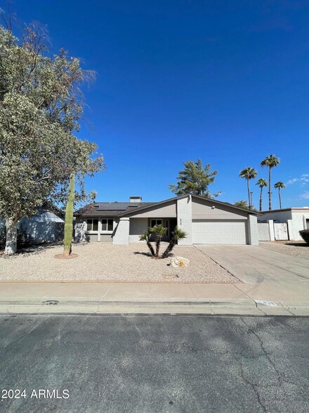 838 W Lindner Ave, Mesa, AZ 85210