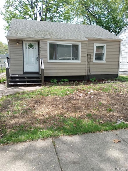 24399 Hopkins St, Dearborn Heights, MI 48125