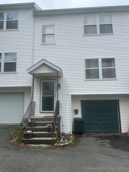 22 Virginia Ave Unit 2, Danbury, CT 06810