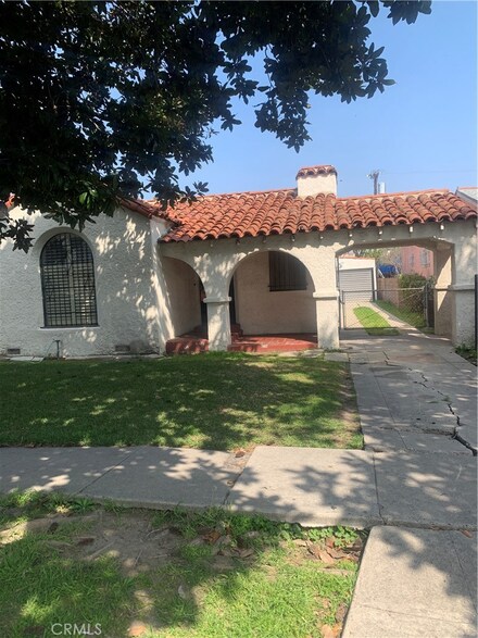823 E 85th St, Los Angeles, CA 90001