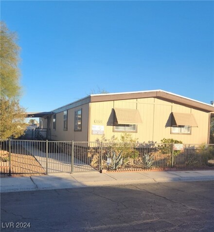 3520 Cape Cod Dr, Las Vegas, NV 89122