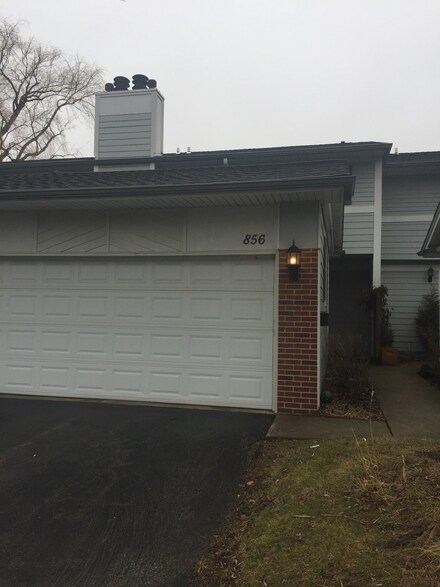 856 Swallow St Unit 592, Deerfield, IL 60015