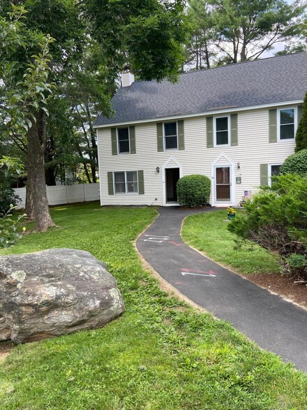 47 Pine Hill Dr, Bath, ME 04530