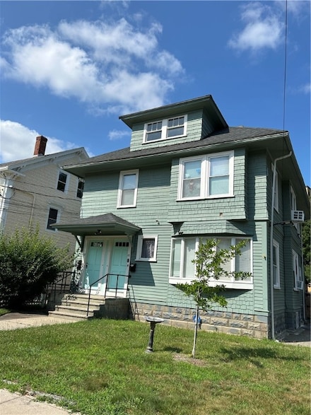 95 Earle St, Woonsocket, RI 02895