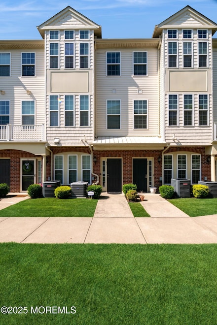 43 Kyle Dr, Tinton Falls, NJ 07712