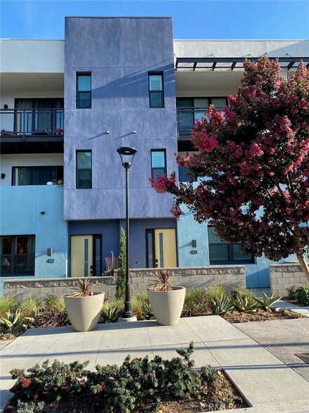 424 W Central Ave, Brea, CA 92821