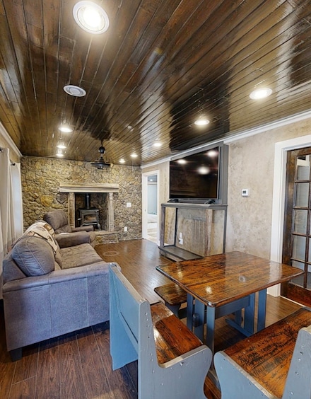 192 S Dickerson Chapel Rd, Lebanon, TN 37087