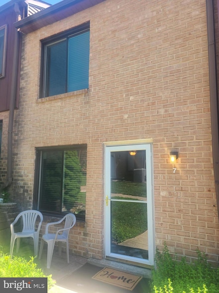 5200 Hilltop Dr Unit F7, Brookhaven, PA 19015