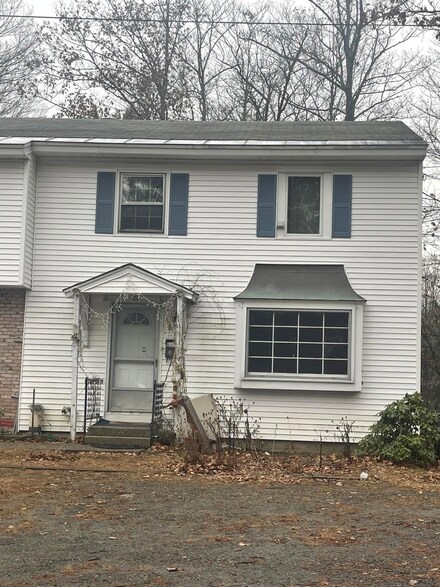 22 Cardinal Ln, Claremont, NH 03743