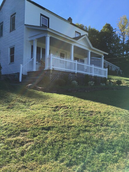 1281 Bridge St, Honesdale, PA 18431