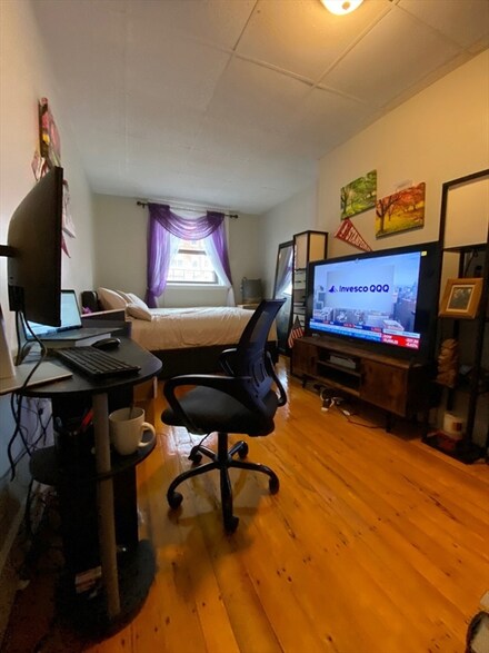 505 Beacon St Unit 13, Boston, MA 02215