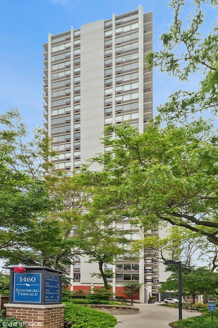1460 N Sandburg Terrace Unit 2207A, Chicago, IL 60610