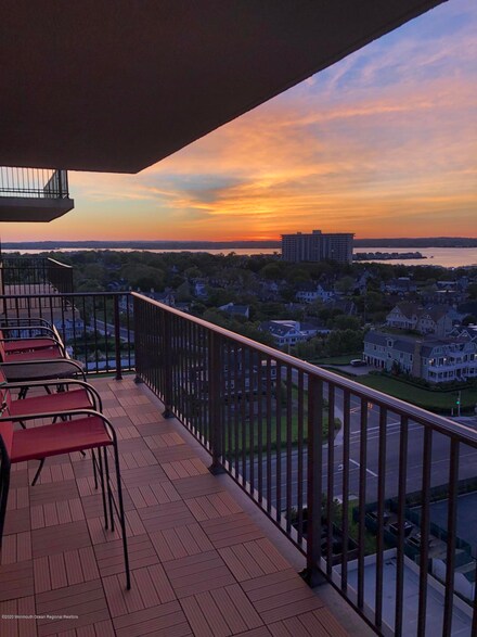 55 Ocean Ave Unit 14A, Monmouth Beach, NJ 07750